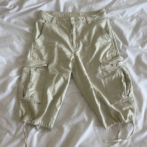 ARITZIA 🌟 Knee Length Aurelia Cargo Shorts